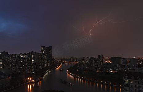 雷雨摄影图片-雷雨摄影作品-千库网