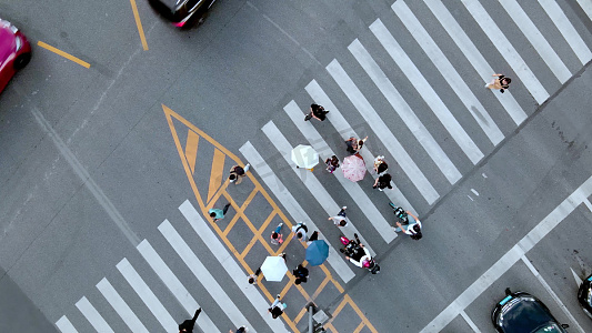 城市街道行人摄影图片-城市街道行人摄影作品-千库网