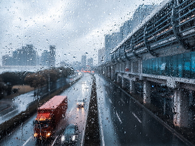 夜晚车灯的路摄影图片-夜晚车灯的路摄影作品-千库网